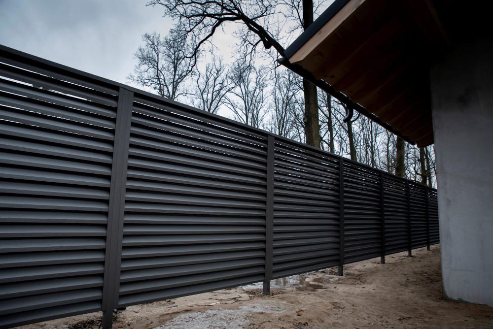 גדר אלומיניום בהתאמה אישית